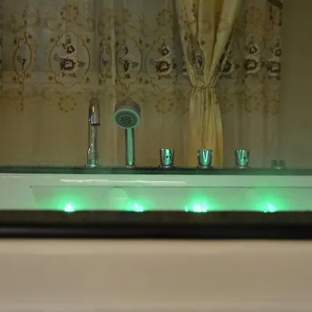 Le Petit Versailles דירה