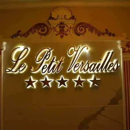 דירה Le Petit Versailles *