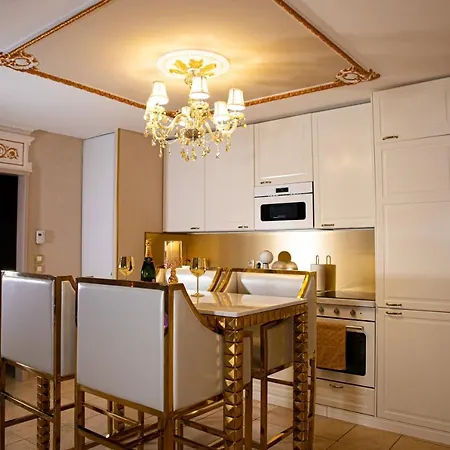 아파트 Le Petit Versailles