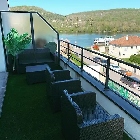 Le Petit Versailles * 버넌